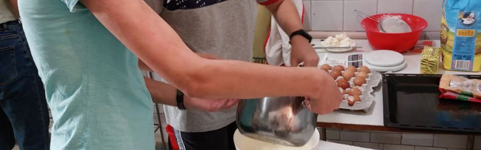 The Novoyavorivska MBI team organized a baking fair