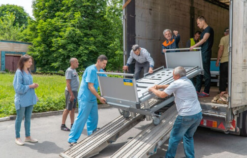 Zhytomyr Community Foundation organized delivery and transfer of electric beds and other equipment to Zhytomyr hospitals from partners from Hungary